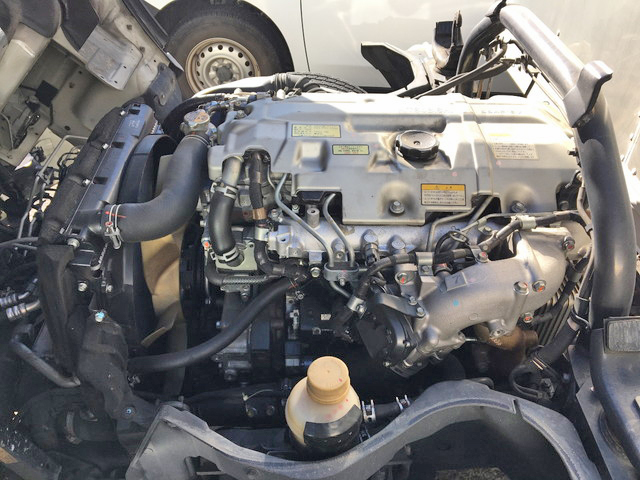 三菱ふそうキャンターアルミバン小型（2t・3t）[写真13]