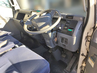 三菱ふそうキャンターアルミバン小型（2t・3t）[写真18]