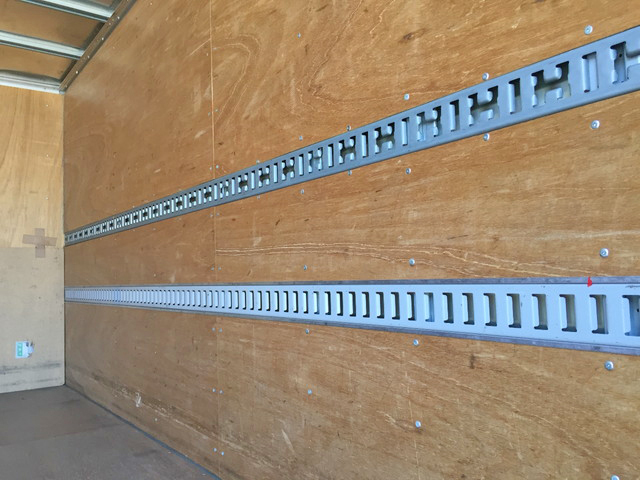 三菱ふそうキャンターパネルバン小型（2t・3t）[写真13]