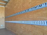 三菱ふそうキャンターパネルバン小型（2t・3t）[写真13]