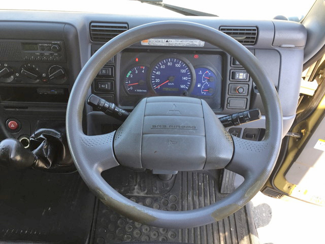 三菱ふそうキャンターパネルバン小型（2t・3t）[写真35]