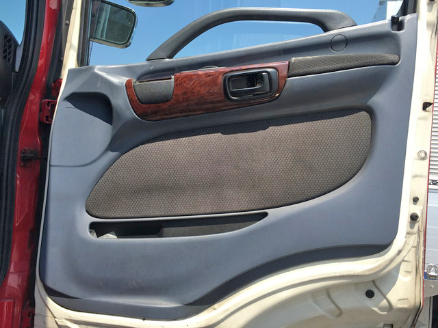 日野プロフィアアルミウイング大型（10t）[写真25]