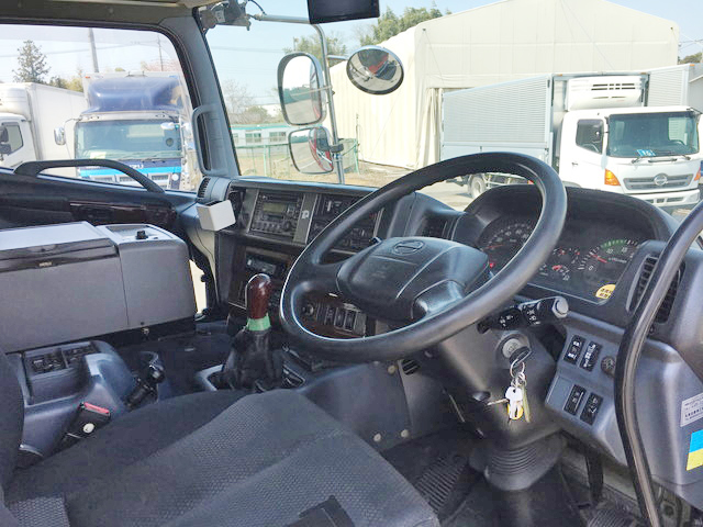 日野プロフィアアルミウイング大型（10t）[写真29]