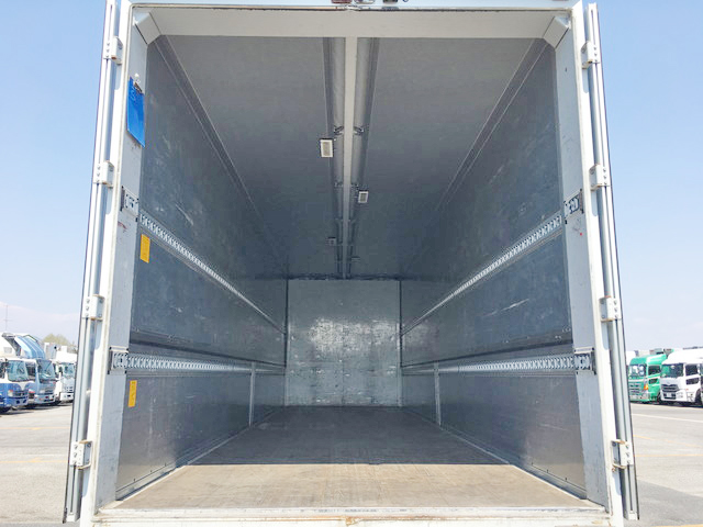 三菱ふそうスーパーグレートアルミウイング大型（10t）[写真11]