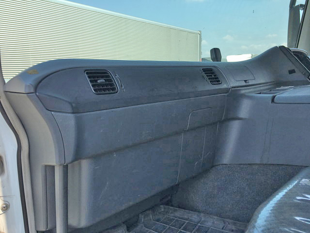 三菱ふそうスーパーグレートアルミウイング大型（10t）[写真28]