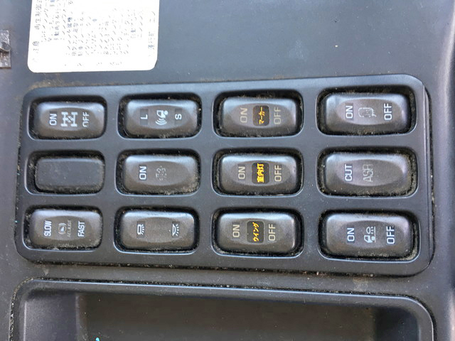 三菱ふそうスーパーグレートアルミウイング大型（10t）[写真38]