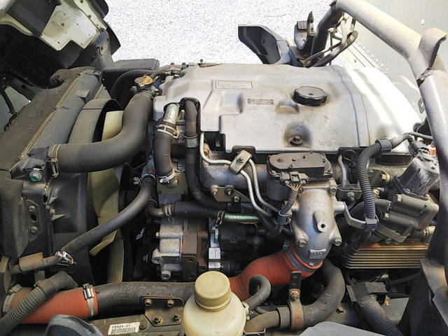 三菱ふそうキャンターアルミバン小型（2t・3t）[写真14]