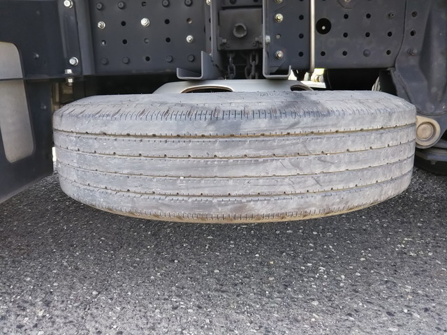 三菱ふそうキャンター平ボディ小型（2t・3t）[写真22]