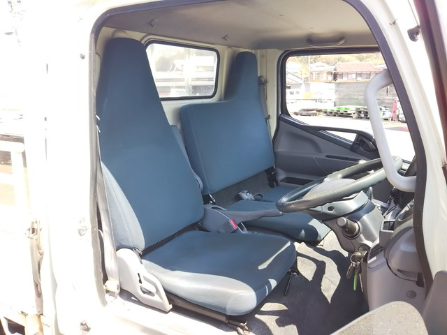 三菱ふそうキャンター平ボディ小型（2t・3t）[写真33]