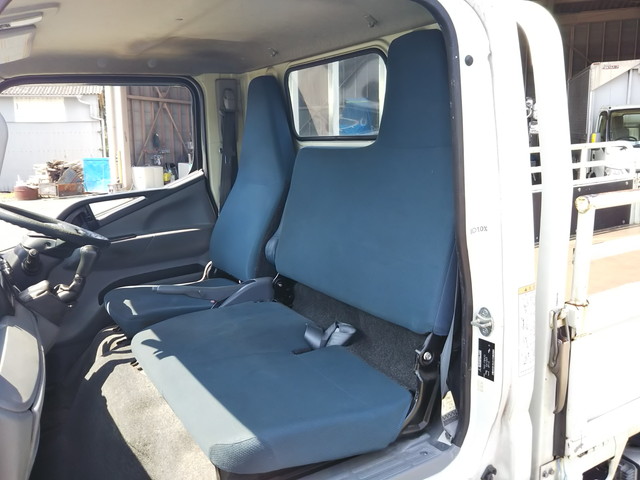 三菱ふそうキャンター平ボディ小型（2t・3t）[写真34]