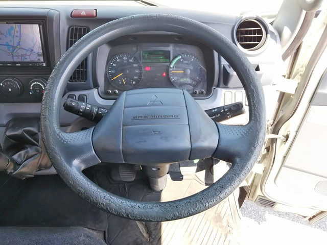 三菱ふそうキャンター平ボディ小型（2t・3t）[写真37]