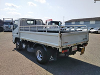 三菱ふそうキャンター平ボディ小型（2t・3t）[写真04]