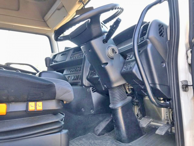 日野プロフィアアルミウイング大型（10t）[写真34]