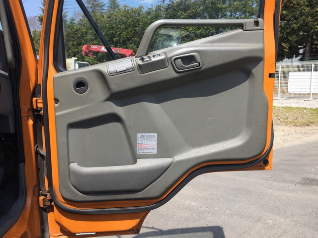 三菱ふそうファイターアルミウイング中型（4t）[写真33]