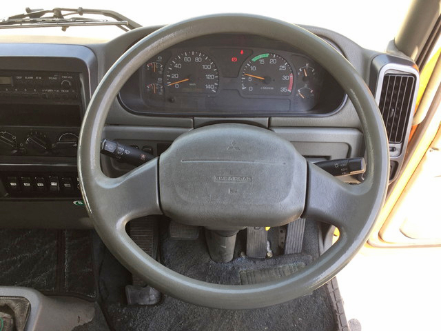 三菱ふそうファイターアルミウイング中型（4t）[写真38]