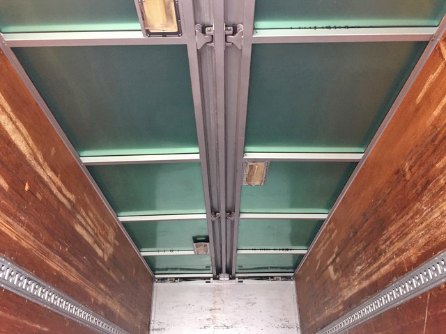 三菱ふそうファイターアルミウイング中型（4t）[写真12]