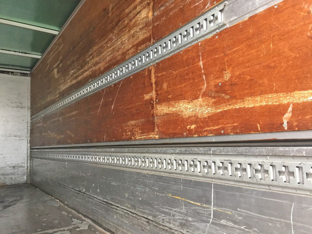 三菱ふそうファイターアルミウイング中型（4t）[写真15]