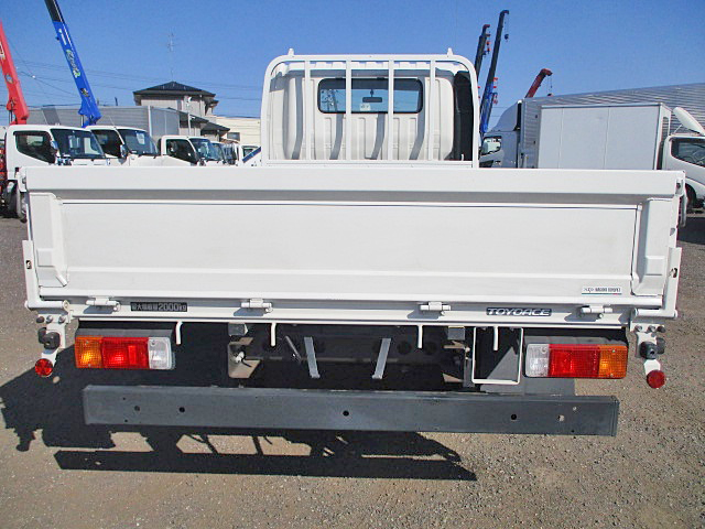 トヨタトヨエース平ボディ小型（2t・3t）[写真11]