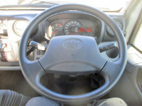 トヨタトヨエース平ボディ小型（2t・3t）[写真24]