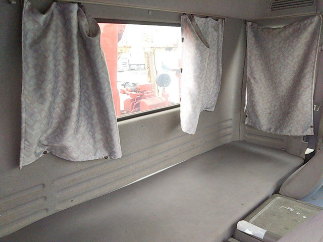 いすゞフォワードセルフクレーン5段中型（4t）[写真35]