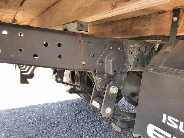 いすゞエルフユニック3段小型（2t・3t）[写真24]