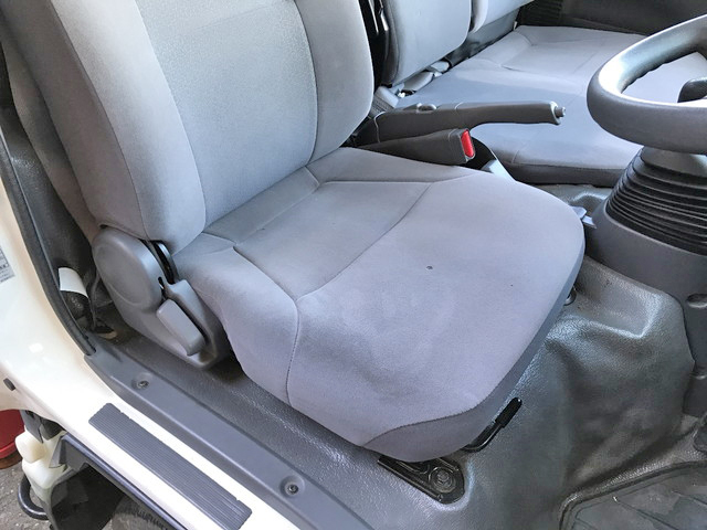 いすゞエルフユニック3段小型（2t・3t）[写真33]