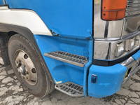 いすゞギガセルフローダー大型（10t）[写真13]