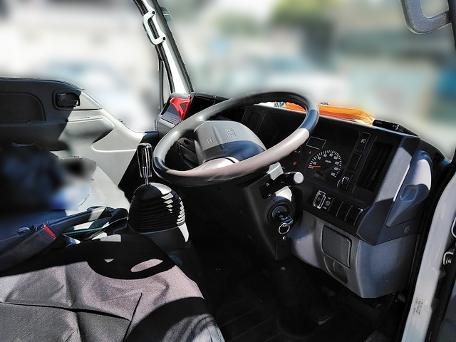 いすゞエルフ平ボディ小型（2t・3t）[写真24]