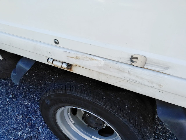 いすゞエルフ平ボディ小型（2t・3t）[写真09]