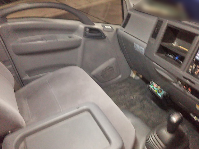 いすゞエルフアルミバン小型（2t・3t）[写真20]