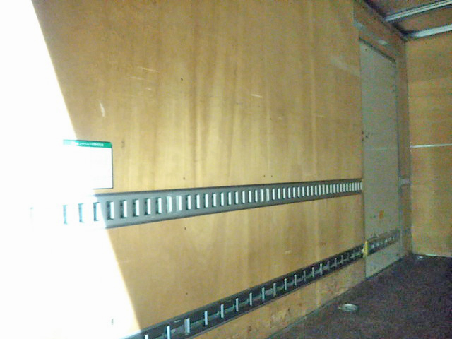 いすゞエルフアルミバン小型（2t・3t）[写真07]