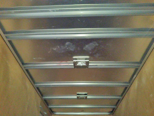 いすゞエルフアルミバン小型（2t・3t）[写真09]