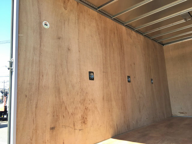 いすゞエルフアルミバン小型（2t・3t）[写真12]