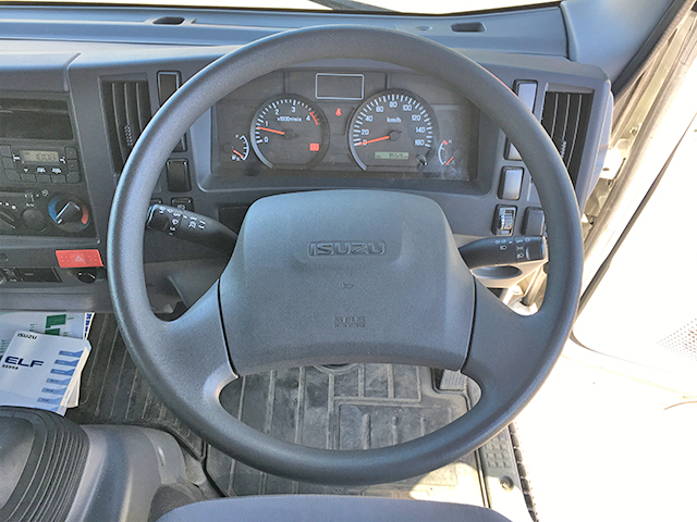 いすゞエルフアルミバン小型（2t・3t）[写真32]