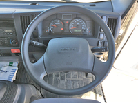 いすゞエルフアルミバン小型（2t・3t）[写真32]