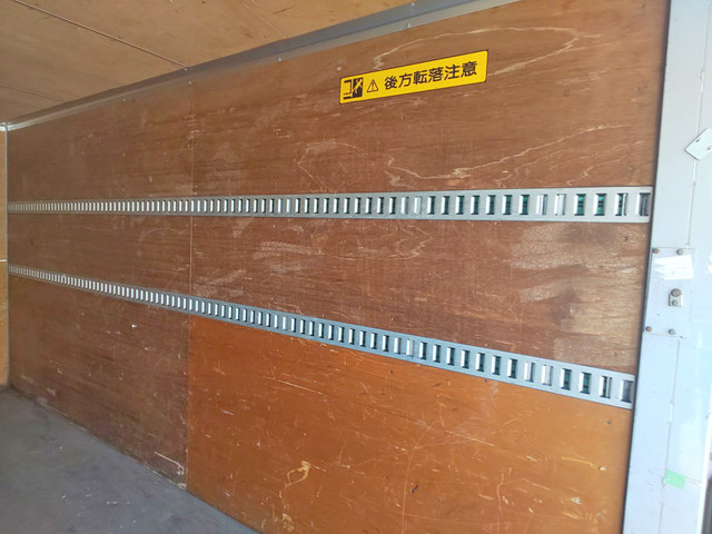 いすゞエルフアルミバン小型（2t・3t）[写真13]