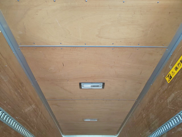 いすゞエルフアルミバン小型（2t・3t）[写真14]