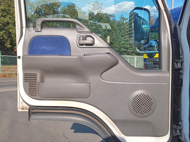 いすゞエルフアルミバン小型（2t・3t）[写真29]