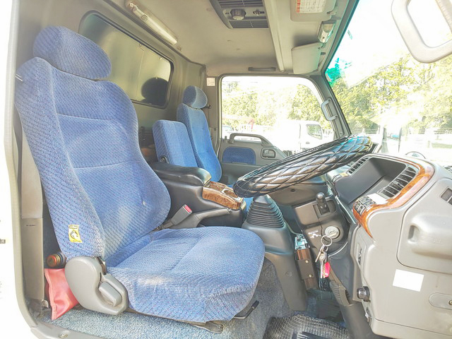 いすゞエルフアルミバン小型（2t・3t）[写真33]