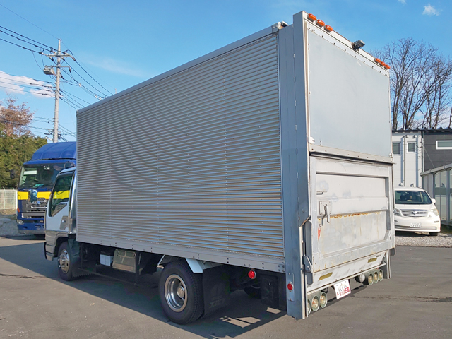 いすゞエルフアルミバン小型（2t・3t）[写真04]