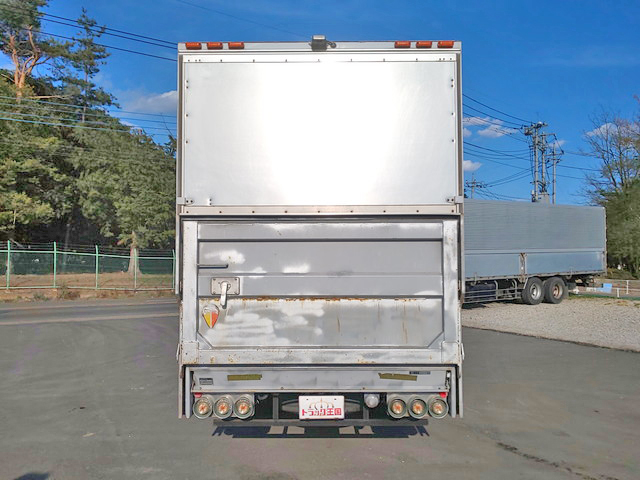 いすゞエルフアルミバン小型（2t・3t）[写真09]
