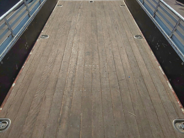 三菱ふそうキャンター平ボディ小型（2t・3t）[写真14]