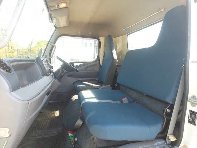 三菱ふそうキャンター平ボディ小型（2t・3t）[写真31]