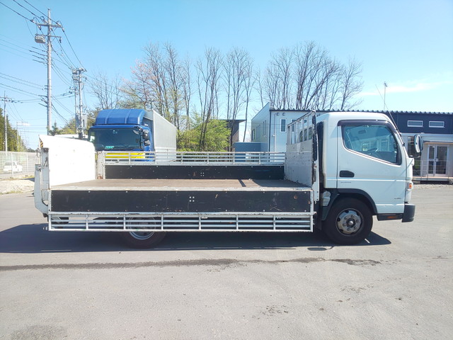 三菱ふそうキャンター平ボディ小型（2t・3t）[写真08]