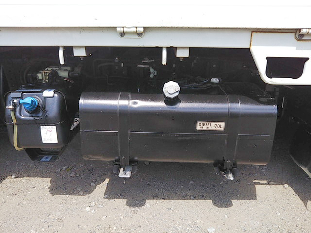 三菱ふそうキャンターガッツ平ボディ小型（2t・3t）[写真19]