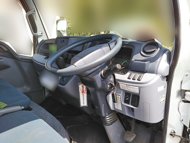 三菱ふそうキャンターガッツ平ボディ小型（2t・3t）[写真34]