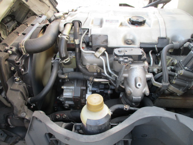 三菱ふそうキャンターアルミバン小型（2t・3t）[写真18]