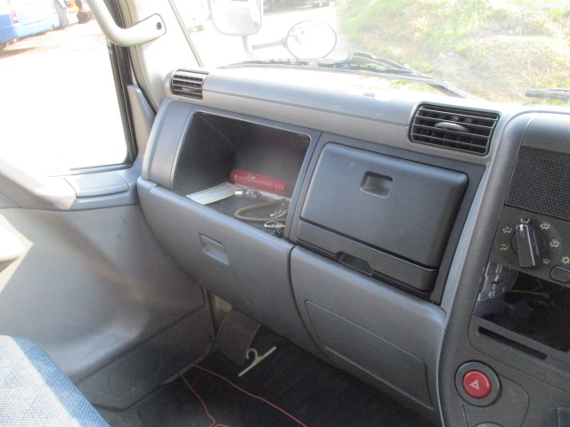 三菱ふそうキャンターアルミバン小型（2t・3t）[写真25]