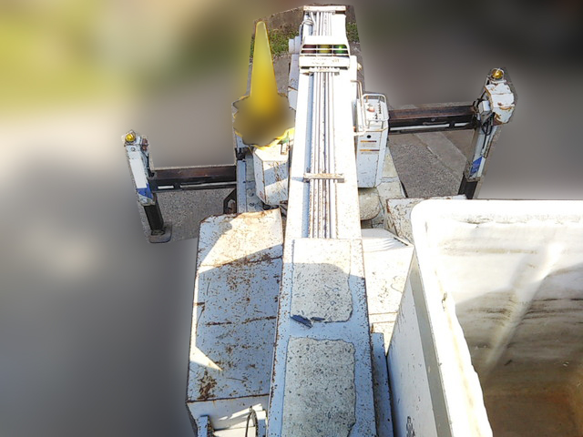 いすゞエルフ高所作業車小型（2t・3t）[写真12]