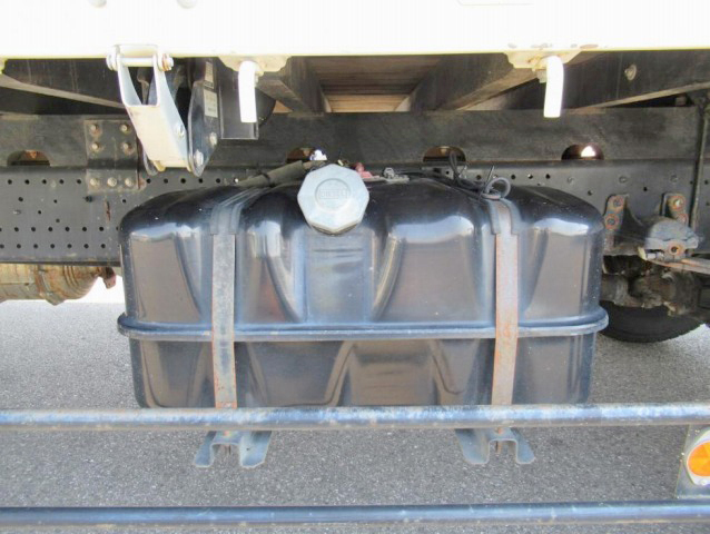 いすゞフォワード平ボディ中型（4t）[写真15]